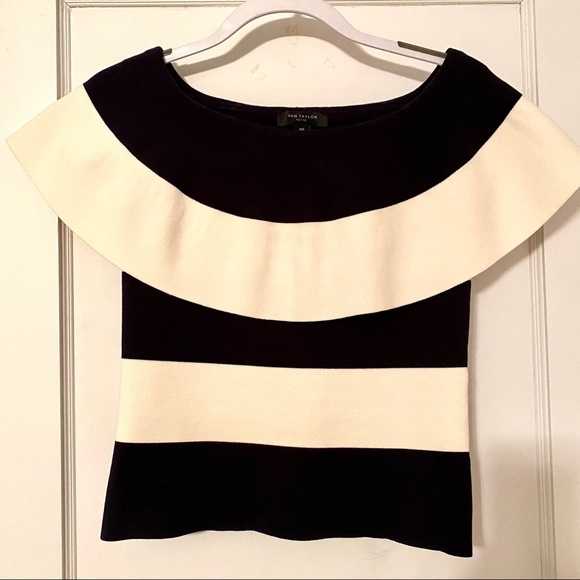 Classic navy & cream two-pieces (top and pants) - Picture 5 of 11